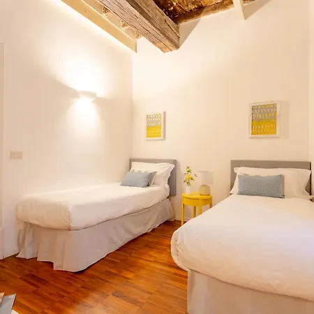 Casa Cristina In Piazza Farnese Rome